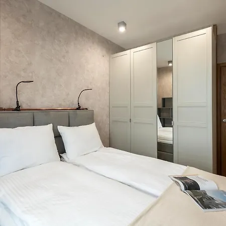 Shortstaypoland Solidarnosci Варшава