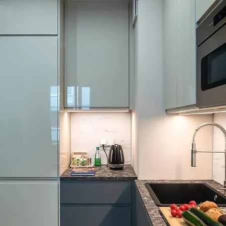 Shortstaypoland Solidarnosci Варшава