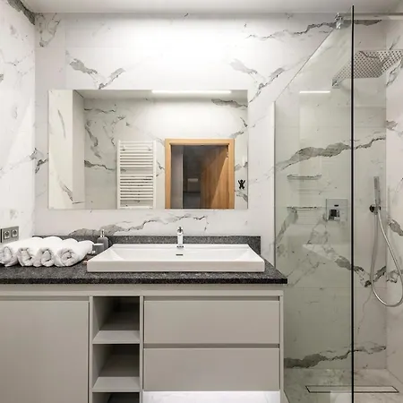 Апартаменты Shortstaypoland Solidarnosci *