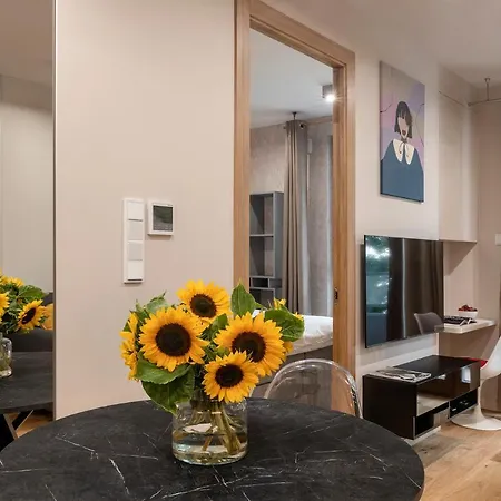 Апартаменты Shortstaypoland Solidarnosci *